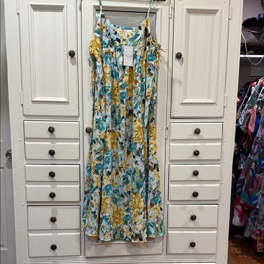 Inmod Medium Floral Spaghetti-Strap Maxi Dress in Teal and Yellow